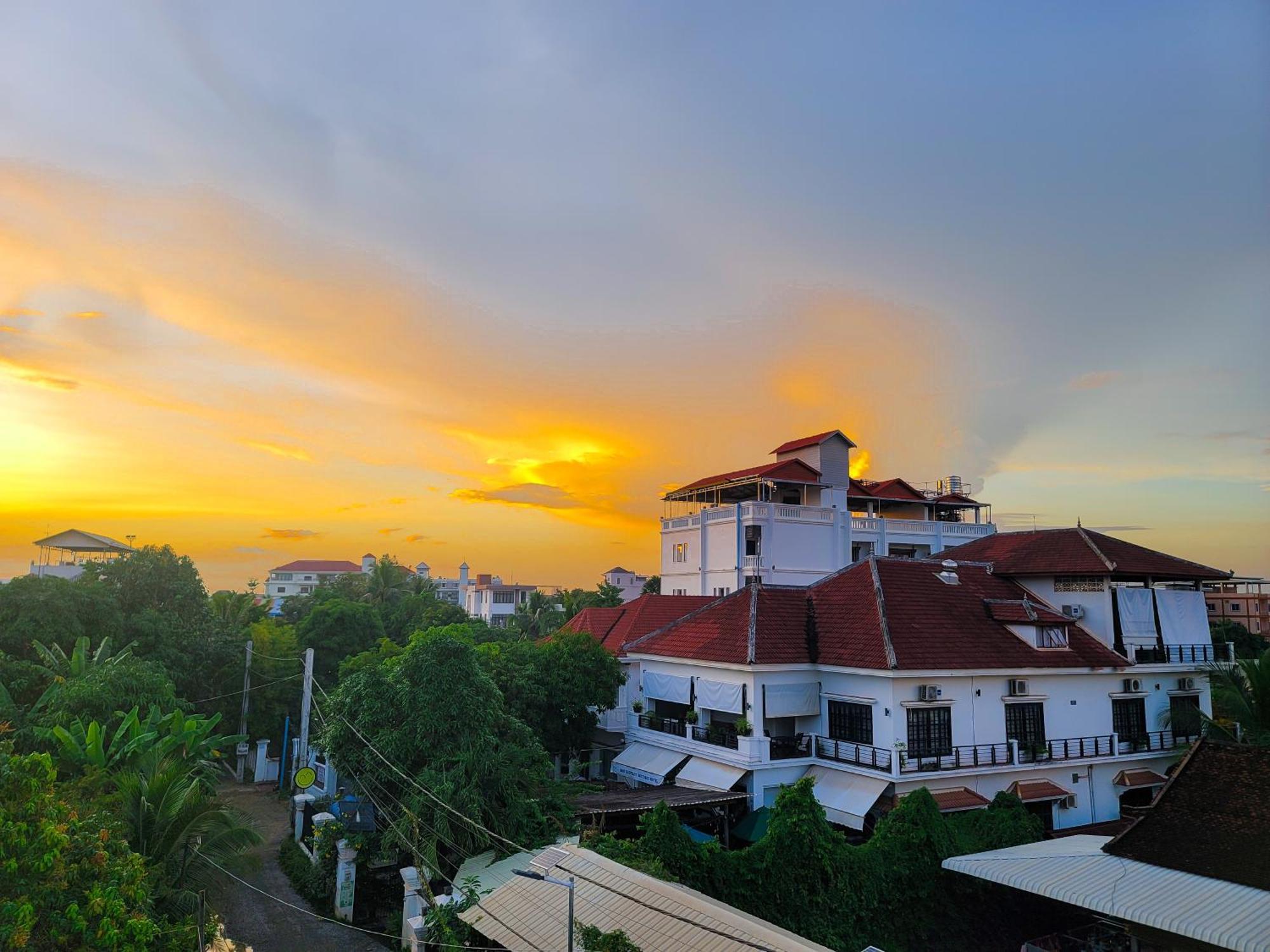 A Pousada Bed & Bedzzz Siem Reap Exterior foto
